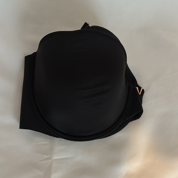 Victoria Sectet - Picture 2 of 3